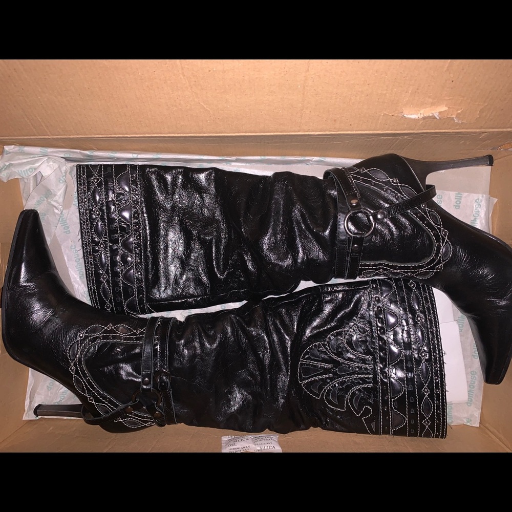 Dollhouse metal heel boots